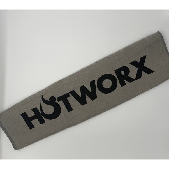 Hotworx | Non-Slip Yoga Mat Towel | Excellent Pre Owned | 77x29 | Gray | Grip - Picture 1 of 5